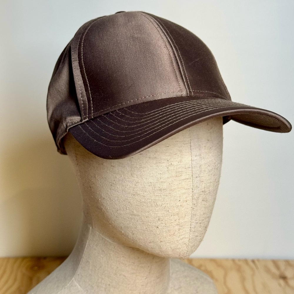 Wɪʟꜰʀᴇᴅ Fʀᴇᴇ ʙʏ Aʀɪᴛᴢɪᴀ Sᴀᴛɪɴ Dᴀᴅ Hᴀᴛ ɪɴ Tᴀᴜᴘᴇ